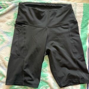 Adrienne Vittadini Black High-Waist Bike Shorts with Side Pockets
